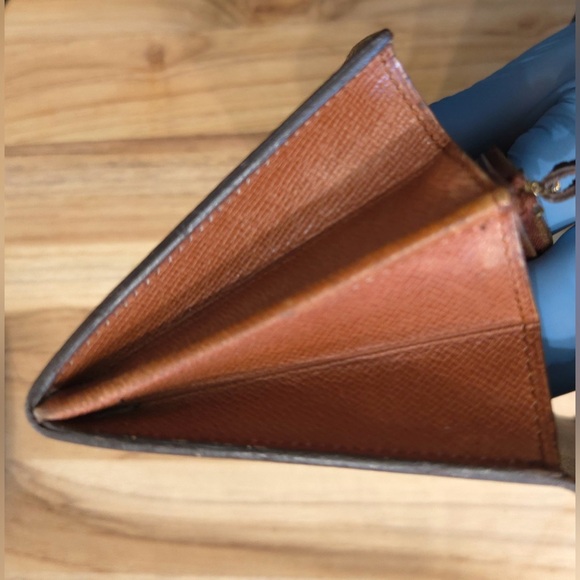 LOUIS VUITTON WALLET - Picture 5 of 16